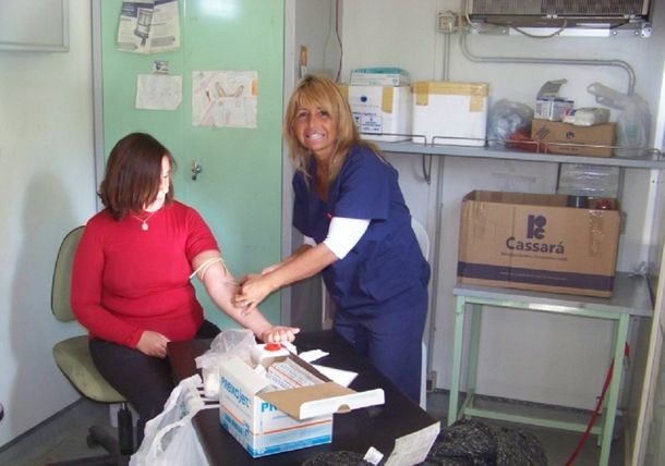 El VIH se detecta más temprano en mujeres porque consultan más que los hombres