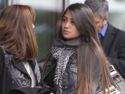 la mujer de messi acepto el desafio del ice bucket challenge, pero fue por mas la mujer de messi acepto el desafio del ice bucket challenge, pero fue por mas