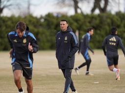 los dos futbolistas que entrenan en ezeiza y se acercan al mundial 2026 los dos futbolistas que entrenan en ezeiza y se acercan al mundial 2026