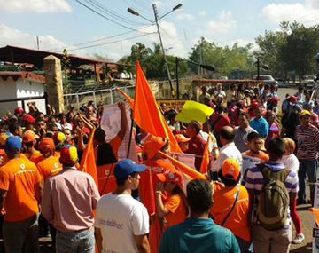 Oposición venezolana denuncia asesinato de un dirigente en un acto electoral