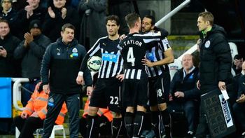 jonas gutierrez volvio a jugar y fue ovacionado jonas gutierrez volvio a jugar y fue ovacionado