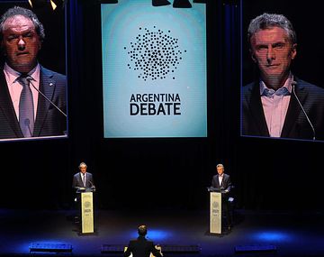 Daniel Scioli y Mauricio Macri en el debate presidencial de 2015