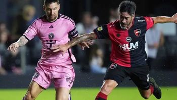 emocionante: aunque no se sacaron ventaja, newells disputo un amistoso con lionel messi emocionante: aunque no se sacaron ventaja, newells disputo un amistoso con lionel messi