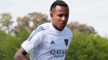 alarma en boca: sebastian villa se retiro de la practica con fiebre alarma en boca: sebastian villa se retiro de la practica con fiebre