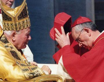 Francisco condenó las acusaciones contra Juan Pablo II por una desaparición en el Vaticano
