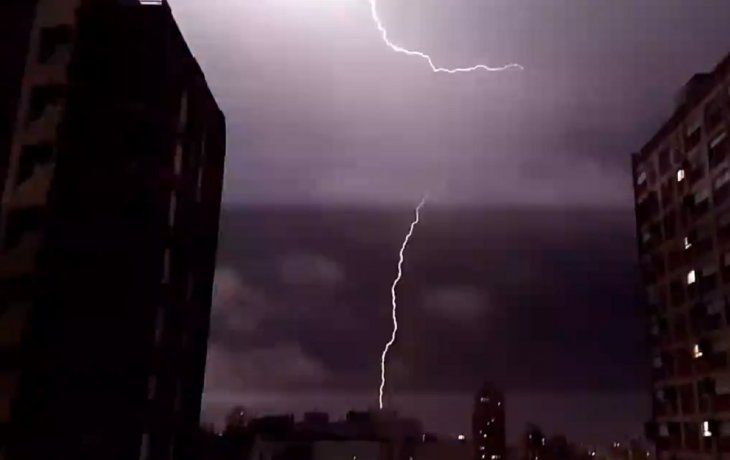 Impresionantes imágenes de la tormenta en Mar del Plata y la costa
