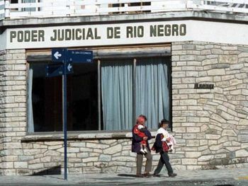 Confesó que abusaba de su hijastra de 11 años a cambio de una rebaja de pena