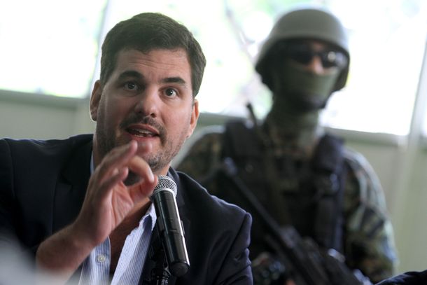 El Gobierno no descartó que los prófugos hayan sido detenidos dos veces