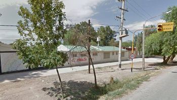 la tia de una alumna intento estrangular a una docente en plena clase la tia de una alumna intento estrangular a una docente en plena clase