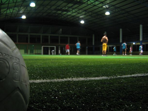 Ocho de cada 10 canchas de fútbol de alquiler evaden impuestos