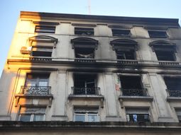 panico en la zona de congreso por el incendio de un edificio panico en la zona de congreso por el incendio de un edificio