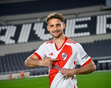 Sebastián Boselli fue presentado cómo refuerzo de River