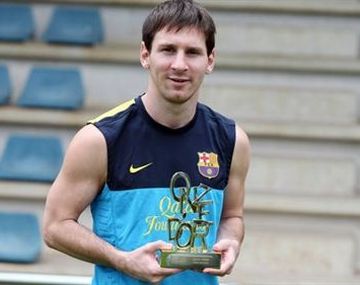 Messi continúa sumando premios e igualó a Platini y Zidane