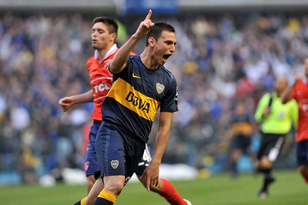 Boca superó a Independiente y quedó como único líder del torneo