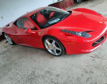 Trasladaban una Ferrari de $50 millones sin documentación desde Paraguay a Pilar