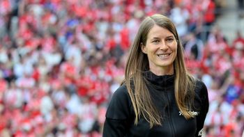 hito en la bundesliga: marie-louise eta es la primera dt en ganar en una liga top de futbol masculino hito en la bundesliga: marie-louise eta es la primera dt en ganar en una liga top de futbol masculino