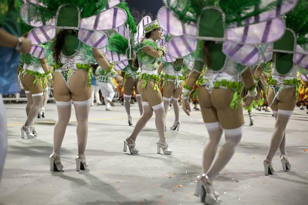 Con casi 500 comparsas, comenzó el carnaval de Río de Janeiro