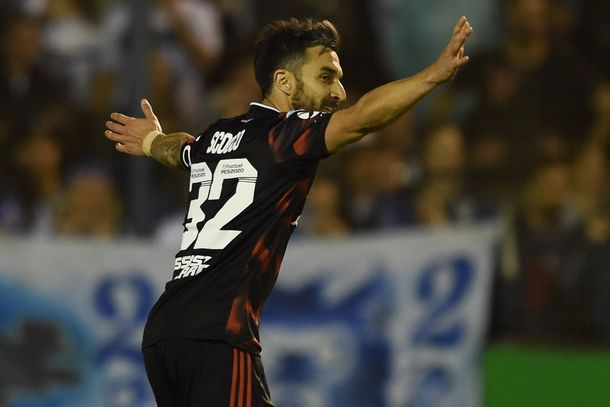 El punto más alto de la carrera de Scocco fue en River. El punto más alto de la carrera de Scocco fue en River.