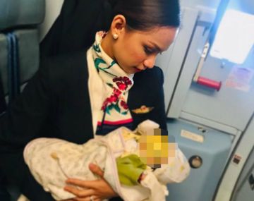 Patrisha Organo alimentó a la bebé de una pasajera durante un vuelo