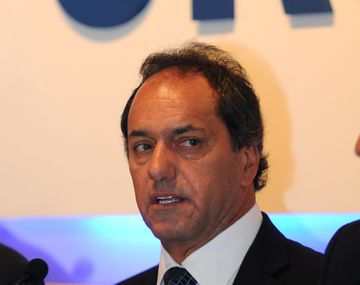 La Justicia exhortó a Scioli a pagar el aguinaldo completo