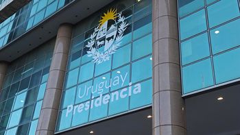 Luis Lacalle Pou promulgó la ley de la reforma de la seguridad social. Luis Lacalle Pou promulgó la ley de la reforma de la seguridad social.