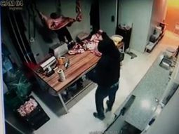 un ladron se llevo medio lechon un ladron se llevo medio lechon