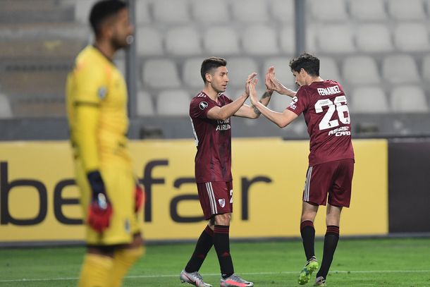 River aplastó a Binacional en Lima y se acomoda en su grupo