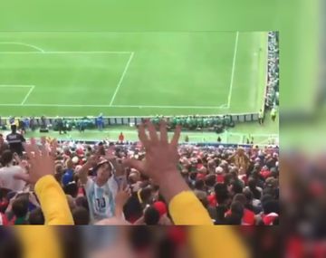Los hinchas argentinos y brasileños no pudieron evitar el choque de hinchadas