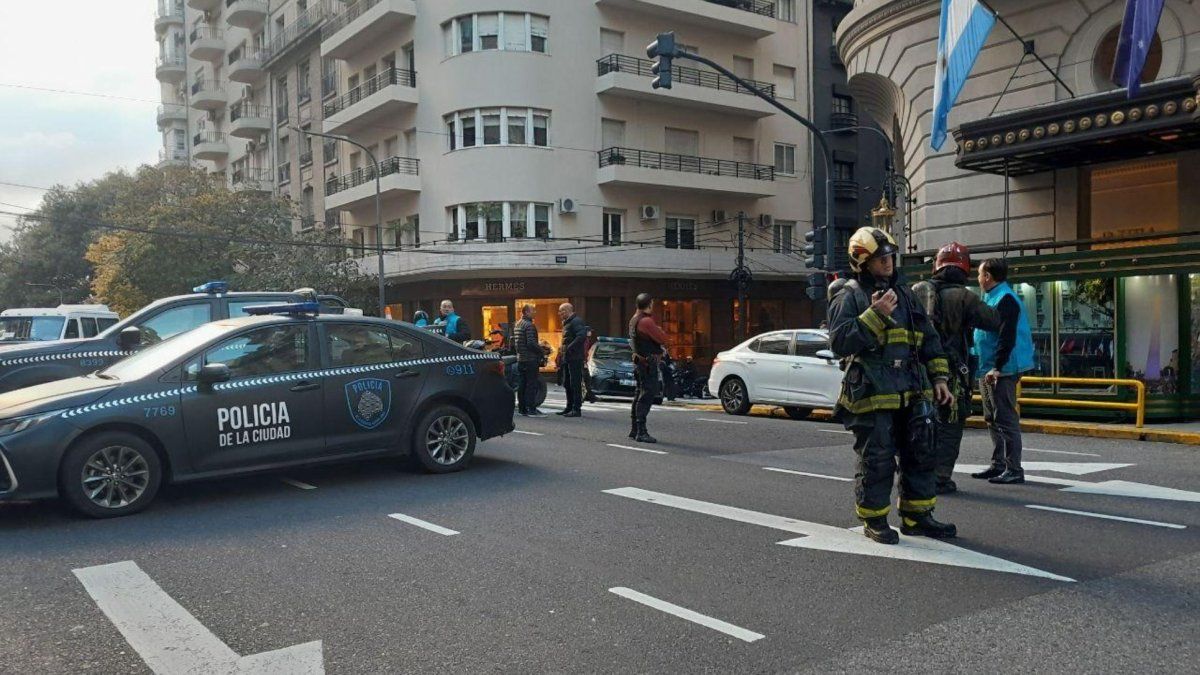 Amenaza de bomba en el hotel Alvear: le negaron la habitación ...