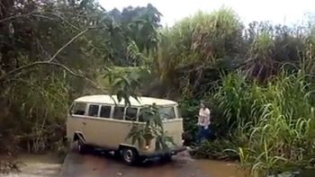 quedo atrapado en un puente quedo atrapado en un puente