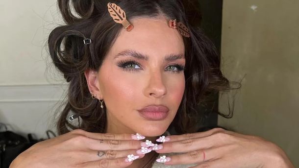 La China Suárez y otra microbikini total black XXS