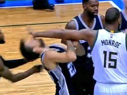 El momento del duro impacto de Monroe sobre el argentino El momento del duro impacto de Monroe sobre el argentino