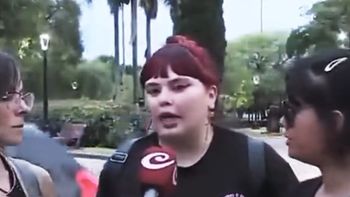 denunciaban despidos en un movil televisivo y terminaron todos tentados de risa por un detalle inesperado denunciaban despidos en un movil televisivo y terminaron todos tentados de risa por un detalle inesperado