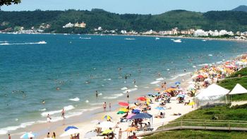 Casi dos millones de turistas argentinos viajarán a Brasil. Casi dos millones de turistas argentinos viajarán a Brasil.