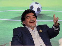 maradona: dios es argentino y ahora tambien el papa maradona: dios es argentino y ahora tambien el papa