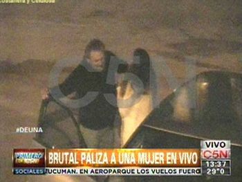 Difunden el video de una brutal paliza a una mujer en Zárate