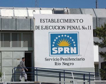 Un preso se fugó corriendo de la cárcel