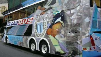 el micro de racing se cruzo con hinchas del rojo el micro de racing se cruzo con hinchas del rojo