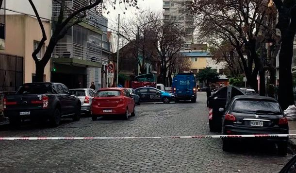Encontraron el cuerpo de una mujer envuelta en una frazada en Colegiales: lleva muerta varios días