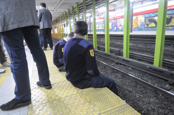 Levantaron el paro en la línea B tras una reclamo gremial