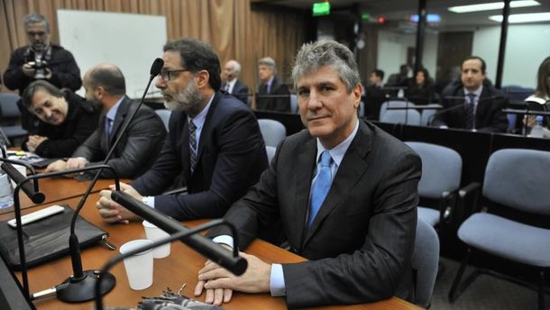 Amado Boudou con sus abogados