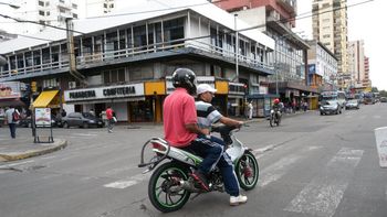provincia: es obligatorio usar casco y chaleco con patente provincia: es obligatorio usar casco y chaleco con patente