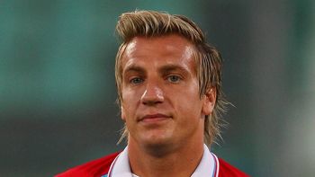 en medio del escandalo, ¿maxi lopez vuelve a la argentina? en medio del escandalo, ¿maxi lopez vuelve a la argentina?