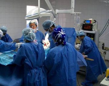 Extirparon un tumor de 21 kilos a un hombre en Alemania