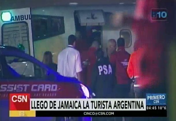 El avión que trasladó a la turista argentina desde Jamaica aterrizó en el país