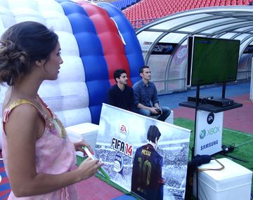 El FIFA 14 festejó su éxito a la cancha de San Lorenzo