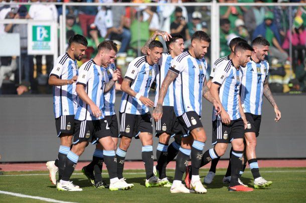 Sin Messi, Argentina goleó 3-0 a Bolivia en La Paz