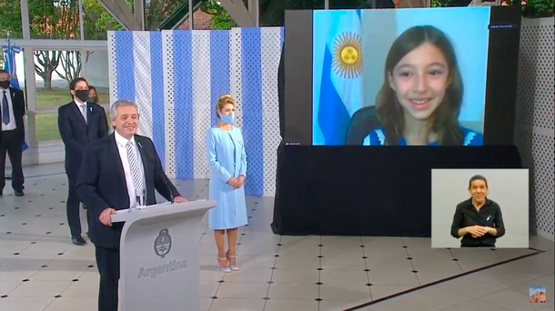 La historia de Celina, la nena que le pidió a Alberto Fernández jurar la bandera