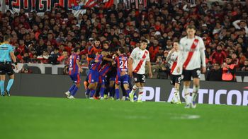 san lorenzo, con uno menos, le gana 1-0 a river en el monumental san lorenzo, con uno menos, le gana 1-0 a river en el monumental