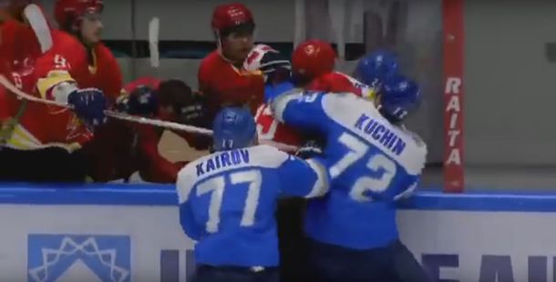 VIDEO: Se enojó y fue a pegarle uno a uno a los jugadores del equipo rival